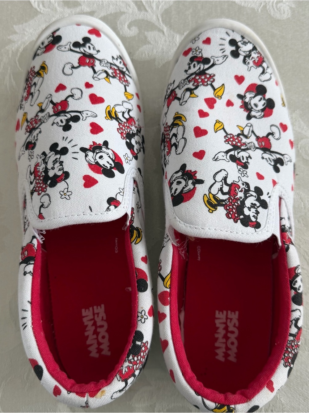 Disney Minnie Mouse White, Red & Black 'Slip-On Canvas Shoe Size 8